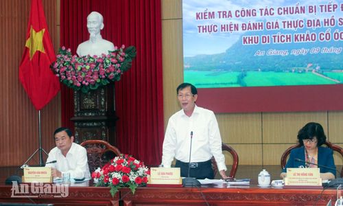 Phó Chủ tịch UBND tỉnh An Giang Lê Văn Phước phát biểu kết luận hội nghị.