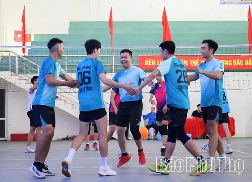 Các vận động viên hào hứng tham gia Giải thể thao thanh thiếu nhi xã Vĩnh Tường năm 2026.