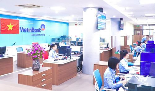 Giao dịch tại Chi nhánh Ngân hàng Vietinbank Thái Nguyên.