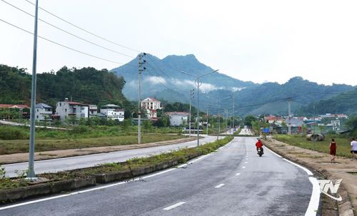 Đường vào trung tâm xã Bằng Thành mới được đưa vào sử dụng.