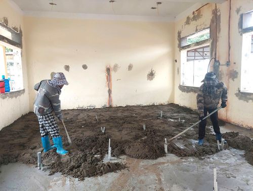 Đơn vị thi công phấn đấu hoàn thành hạng mục cải tạo nhà ở giáo viên, nhà lớp học tầng 8 phòng Trường THCS Hoa Sơn trong tháng 8/2026 để chuẩn bị cơ sở vật chất cho năm học mới.