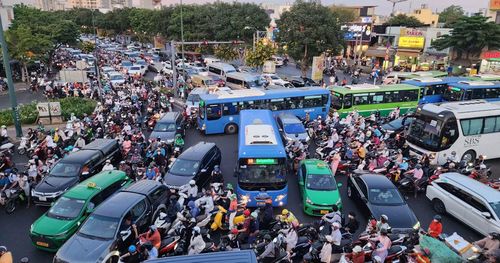 Giao thông đô thị - vấn đề được nhiều cử tri TP Hồ Chí Minh kiến nghị với Quốc hội.