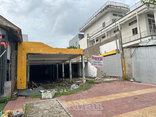  Một trường hợp hộ kinh doanh trên đường Trần Văn Thời, phường Tân Thành, không còn hoạt động tại địa chỉ đăng ký kinh doanh nhưng chưa hoàn tất thủ tục chấm dứt hiệu lực mã số thuế; hiện còn nợ thuế hơn 10 triệu đồng.