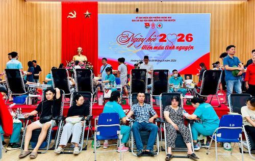 Đông đảo cán bộ, nhân dân phường Hoàng Mai tham gia Ngày hội Hiến máu tình nguyện năm 2026. Ảnh: Trần Oanh.