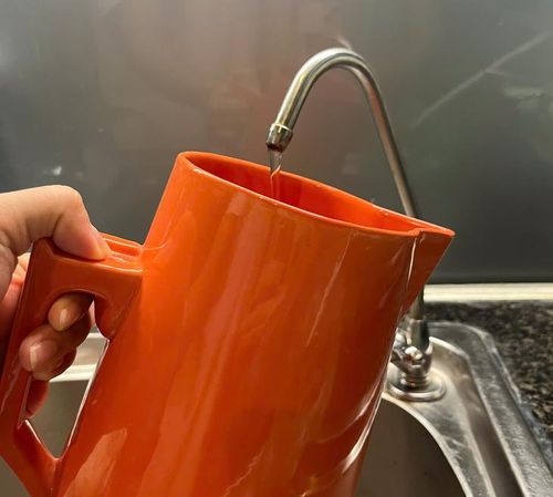 Để đảm bảo nước sạch sinh hoạt, mỗi gia đình nên trang bị thiết bị lọc nước đạt tiêu chuẩn chất lượng. Ảnh: Vũ Thuỷ