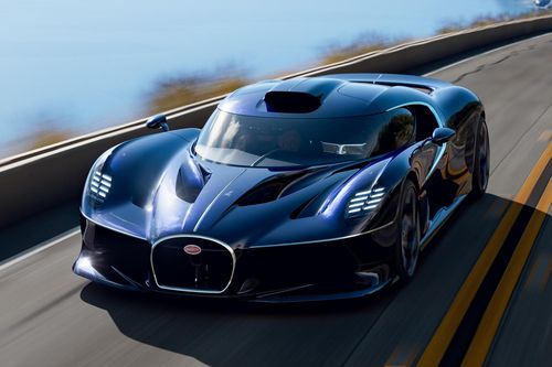  Bugatti Destrier được đặt hàng và cá nhân hóa thông qua đại lý siêu xe Bugatti Greenwich. Toàn bộ quá trình lên cấu hình và chế tạo đều theo sát với yêu cầu của chủ nhân chiếc xe. 