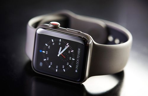 Một mẫu Apple Watch phiên bản vỏ gốm. Ảnh: Time+Tide Watches.