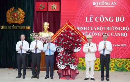 Lãnh đạo Tỉnh ủy, UBND, Ủy ban MTTQ Việt Nam tỉnh Thanh Hóa chúc mừng Đại tá Hoàng Quốc Việt, Giám đốc Công an tỉnh Thanh Hóa