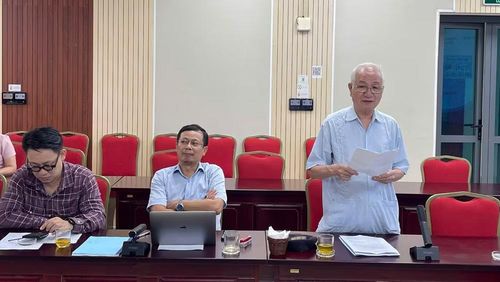 Tiến sĩ, kiến trúc sư Đào Ngọc Nghiêm, Phó Chủ tịch Hội Quy hoạch và Phát triển đô thị Việt Nam phát biểu tại hội thảo. (Ảnh: BÍCH LIÊN)