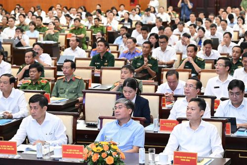 Các đại biểu dự hội nghị tại điểm cầu trực tiếp. Ảnh: VIỆT DŨNG
