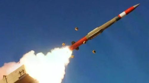 Phóng tên lửa phòng không MIM-104F MSE từ hệ thống phòng không Patriot.