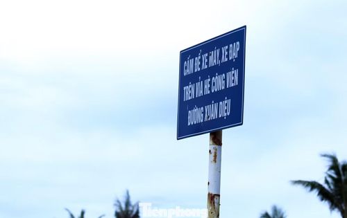 Theo ông Toàn, địa phương đang tập trung xử lý tại tuyến Xuân Diệu, Nguyễn Huệ, các tuyến đường ngang từ Nguyễn Huệ ra Xuân Diệu và một số tuyến đường chính trên địa bàn.