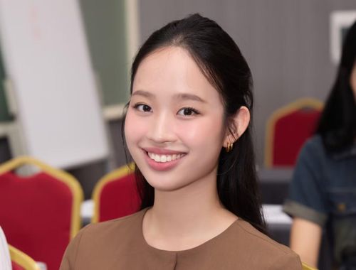 Ở nhà chung, hơn 50 cô gái cùng tham gia nhiều hoạt động, trong đó có những buổi huấn luyện về kỹ năng ứng xử, catwalk, tìm hiểu về văn hóa - di sản.