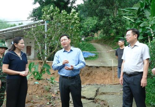 Phó Chủ tịch UBND tỉnh Thanh Hóa, Mai Xuân Liêm kiểm tra, chỉ đạo khắc phục thiệt hại