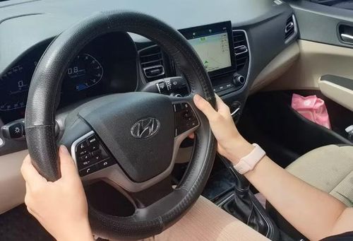 Nếu xe đã sử dụng lâu năm, các rotuyn, thước lái hoặc khớp nối bị khô mỡ, mòn hay gỉ sét cũng có thể khiến hệ thống lái bị bó cứng.