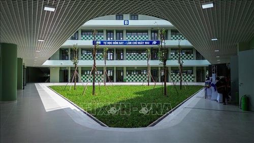 Một góc khuôn viên Trường Trung học cơ sở Nguyễn Thái Học được xây dựng khang trang, hiện đại.