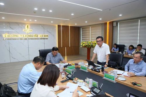 Tổng Giám đốc BSR Nguyễn Việt Thắng phát biểu tại buổi làm việc với Bộ Công Thương. Ảnh: BSR