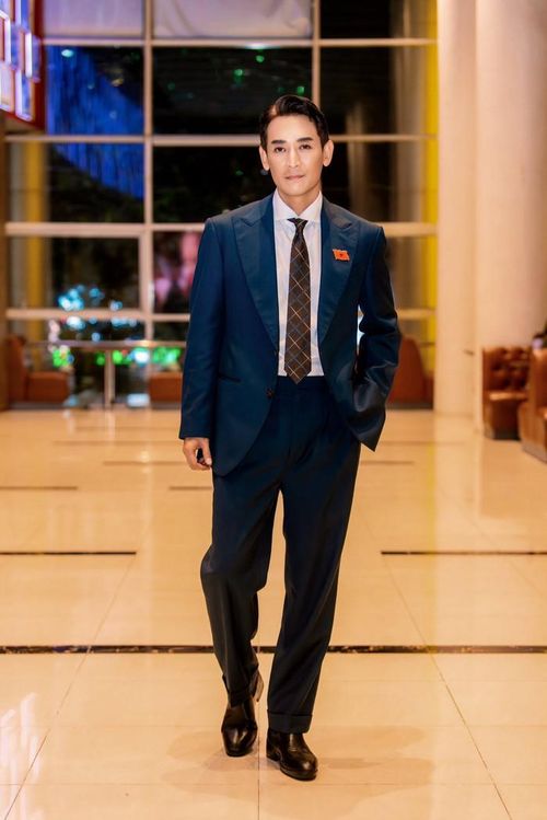 Hứa Vĩ Văn vẫn miệt mài làm mới mình qua từng vai diễn. Ảnh: FBNV.