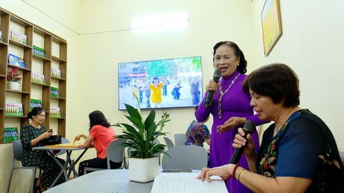 Mô hình chăm sóc sức khỏe người cao tuổi ban ngày ở phường Đống Đa thu hút nhiều người cao tuổi.