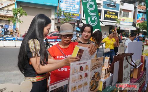 Không gian mua sắm trực tuyến 'OCOP - Đặc sản Đà Nẵng' trên ứng dụng Grab mở rộng kênh bán hàng trên nền tảng số cho các chủ thể OCOP, sản phẩm đặc trưng Đà Nẵng.
