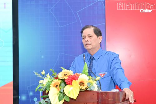 Đồng chí Nguyễn Tấn Tuân phát biểu tại buổi lễ.