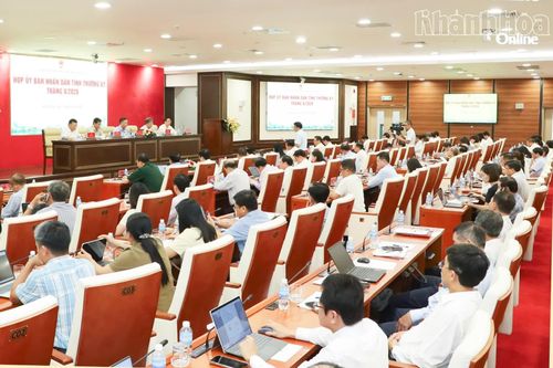 Quang cảnh cuộc họp.