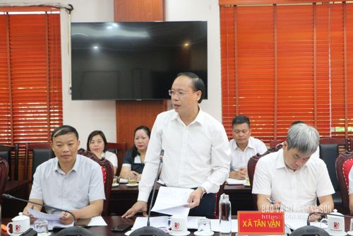 Lãnh đạo xã Tân Văn đề xuất, kiến nghị một số nội dung với đoàn