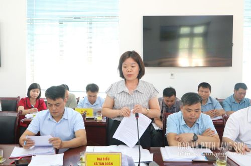 Lãnh đạo xã Tân Đoàn nêu một số đề xuất, kiến nghị với đoàn