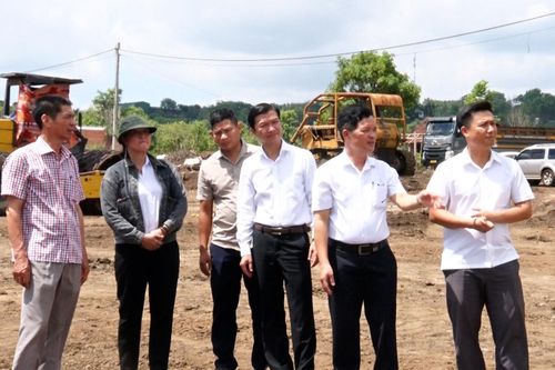 Giải phóng mặt bằng là một trong những nhiệm vụ được xã Đắk Mil quan tâm thực hiện và đạt kết quả nổi bật thời gian qua