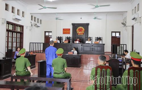 Toàn cảnh phiên tòa xét xử vụ án.