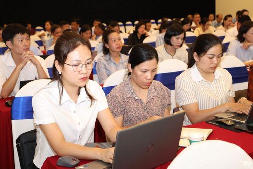 Đai biểu dự Hội nghị.