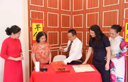 Mô hình “Cơ sở chăm sóc người cao tuổi ban ngày” tại phường Việt Hưng. Ảnh: Linh Phạm