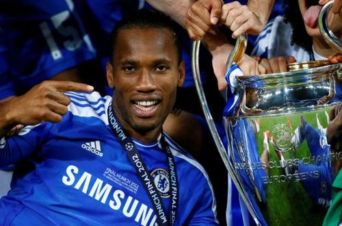  Didier Drogba ghi bàn gỡ hòa rồi thực hiện quả luân lưu quyết định giúp Chelsea vô địch Champions League 2012 trước Bayern Munich. 