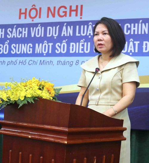 Bà Nguyễn Như Quỳnh - Vụ trưởng Vụ Pháp chế, Bộ Khoa học và Công nghệ phát biểu khai mạc Hội nghị
