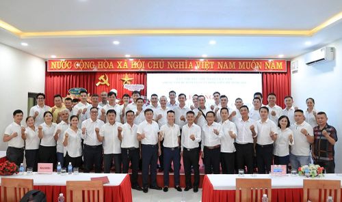 Tân Giám đốc Trung tâm khẳng định sẽ cùng tập thể lãnh đạo, cán bộ, viên chức và người lao động xây dựng đơn vị đoàn kết, vững mạnh, tạo môi trường làm việc đổi mới, sáng tạo...
