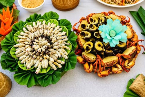 Mỗi mâm cơm là một câu chuyện về phong tục, nếp sống và quan niệm của từng cộng đồng