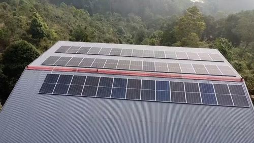 Hệ thống điện mặt trời tại hợp tác xã Suối Giàng góp phần giảm chi phí tiền điện và nâng cao hiệu quả sử dụng năng lượng. (Ảnh: Công ty Điện lực Lào Cai)