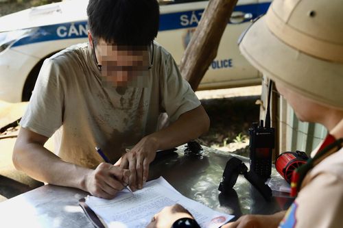 Qua kiểm tra, một số trường hợp điều khiển xe chở hàng quá tải được phát hiện, xử lý.
