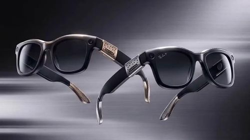 Hai phiên bản Odyssey do Caviar nâng cấp.