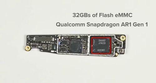 Bảng mạch ở gọng bên trái cùng chip Snapdragon AR1 Gen 1
