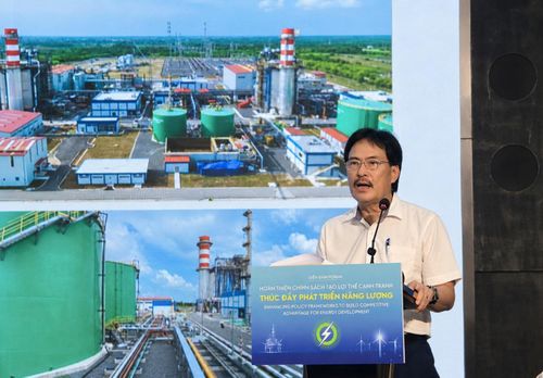TS. Nguyễn Hùng Dũng, Phó Chủ tịch kiêm Tổng Thư ký Hội Dầu khí Việt Nam: ngành năng lượng phải đồng thời bảo đảm nguồn cung và xây dựng một thị trường hiện đại, cạnh tranh, thích ứng linh hoạt với chuyển dịch năng lượng và yêu cầu giảm phát thải.