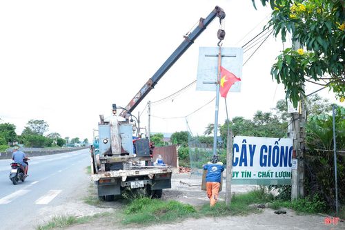 Trên cơ sở đề xuất từ chính quyền địa phương, Phòng CSGT Công an tỉnh Hà Tĩnh và kiểm tra, rà soát của cơ quan quản lý đường bộ, đơn vị chức năng đã thống nhất đóng 2 điểm mở dải phân cách ở thôn Tân Phong, xã Kỳ Xuân.