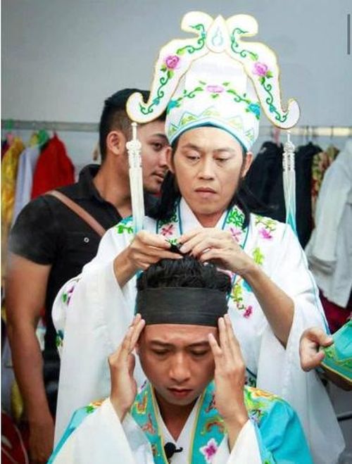 Hứa Minh Đạt và NSƯT Hoài Linh giữ mối quan hệ thân thiết trong nghề.