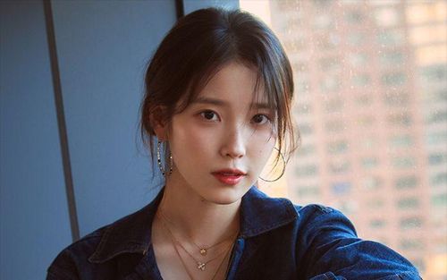 Sau những phản ứng trái chiều, IU tiếp tục xuất hiện trên mạng xã hội với hình ảnh khá bình thản. 