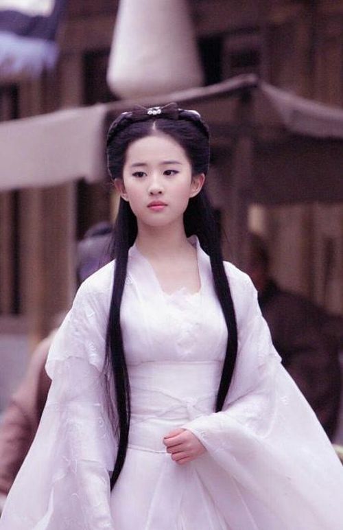 Lưu Diệc Phi xây dựng hình ảnh cá nhân nhận được nhiều thiện cảm.