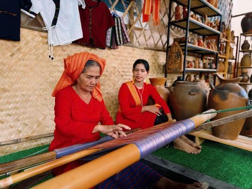 Khánh Hòa hướng tới xây dựng “trải nghiệm OCOP”, đưa du khách đến gần hơn với vùng nguyên liệu, hoạt động thu hoạch và các làng nghề gắn với đời sống bản địa