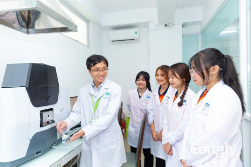 Nhiều trường đại học tại TP.HCM vừa công bố điểm chuẩn và thông tin tuyển sinh năm 2026.