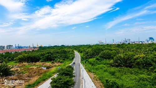  Từ Tố Hữu, tuyến Bùi Thiện Ngộ (R4) kéo dài khoảng 2,5 km, kết nối với đường Nguyễn Thiện Thành và khu đô thị Sala trước khi nối ra đại lộ Mai Chí Thọ.