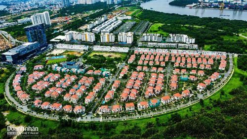  Trong khi đó, Khu đô thị Sala hiện đã hình thành hàng trăm căn biệt thự, nhà phố cùng hệ thống hạ tầng và cảnh quan tương đối hoàn chỉnh. Nhiều tuyến đường trong khu vực Sala đã được đưa vào sử dụng từ nhiều năm trước, góp phần tạo nên một trong những khu đô thị có diện mạo rõ nét nhất tại Thủ Thiêm.