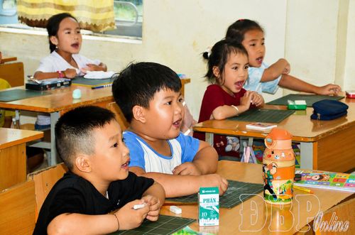 Các em học sinh đã dần quen với nền nếp và không khí học tập, thêm hành trang vững vàng vào lớp 1.